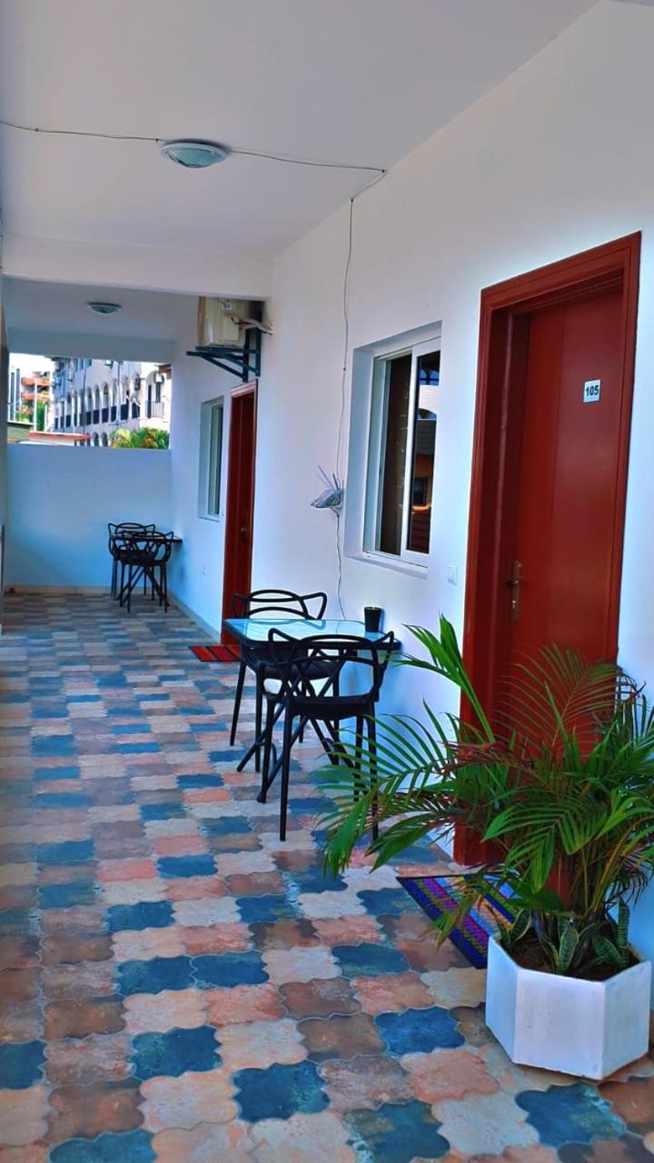 Namaste Hotel & Restaurant Libreville Luaran gambar