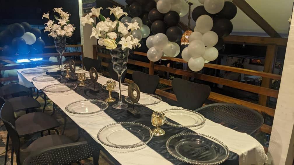 Namaste Hotel & Restaurant Libreville Luaran gambar